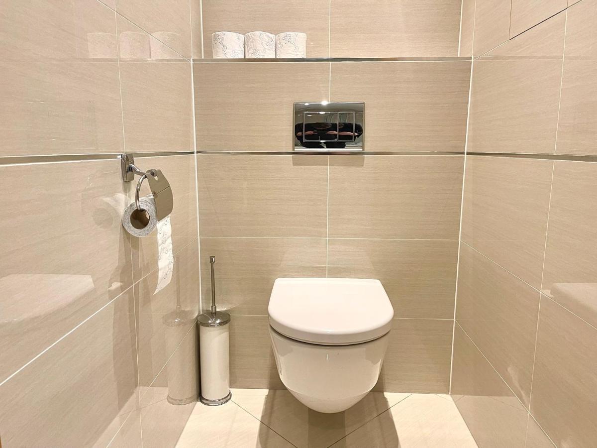 Centrum Park Apartment Прага Екстериор снимка